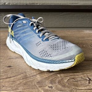 Hoka One One Clifton Women’s Sneakers size 9